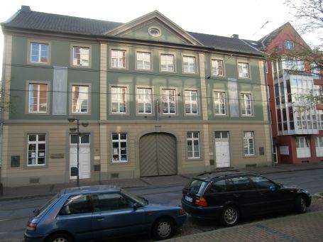 Neuss : Oberstraße, Museum "Haus Rottels" ( ehem. Klostergebäude ) beherbergt heute die Stadthistorische Abteilung des Clemens-Sels-Museum und das Rheinische Schützenmuseum Neuss.